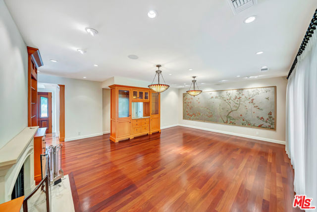 1100 Rodeo Road, Arcadia CA: https://media.crmls.org/mediaz/e0bb2dfe-414a-4aea-8fbb-9605b0d7a8bb.jpg