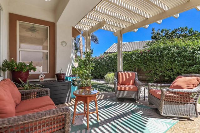 44128 Royal Troon Drive, Indio CA: https://media.crmls.org/mediaz/e0bb7ad4-5242-4224-b5ac-092994ba06db.jpg