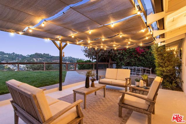 2044 Panamint Drive, Los Angeles CA: https://media.crmls.org/mediaz/e0bbe10a-2c2e-438f-8d64-9b4b27bcd2e9.jpg