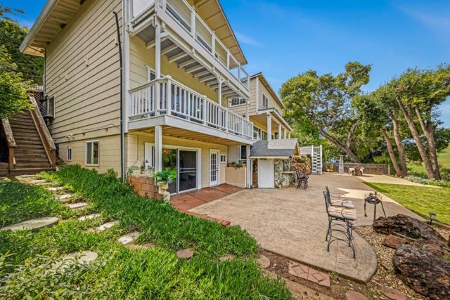 17480 Hoot Owl Way, Morgan Hill CA: https://media.crmls.org/mediaz/e0bc327b-5bb4-421c-911a-320fbb104e5c.jpg