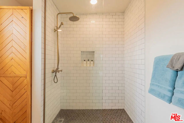 62177 Jericho Way, Joshua Tree CA: https://media.crmls.org/mediaz/e0bca0c7-1fc7-486c-992c-d83d03ada213.jpg
