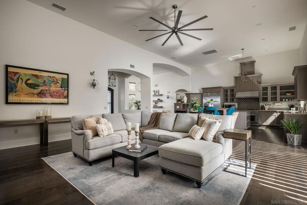 18375 Bernardo Trails Ct - photo 5