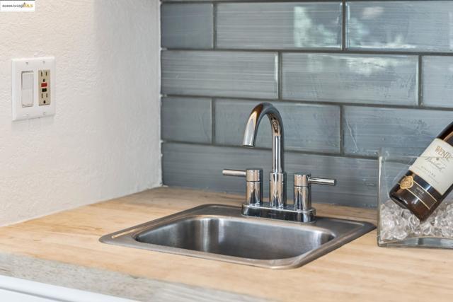 4943 Rice DR, San Jose CA: https://media.crmls.org/mediaz/e0bd208f-0da3-4f89-b5d8-cba489898493.jpg