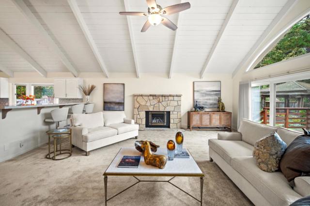 4055 Sunset Lane, Pebble Beach CA: https://media.crmls.org/mediaz/e0bd6250-4f8c-4fec-92f8-ad20b4101fdd.jpg