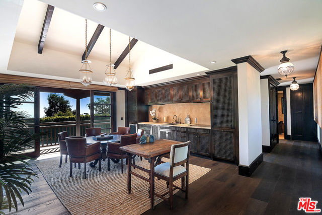 24834 Pacific Coast Highway, Malibu CA: https://media.crmls.org/mediaz/e0bd9a07-8c67-40cc-845b-93b23f9fc4f8.jpg