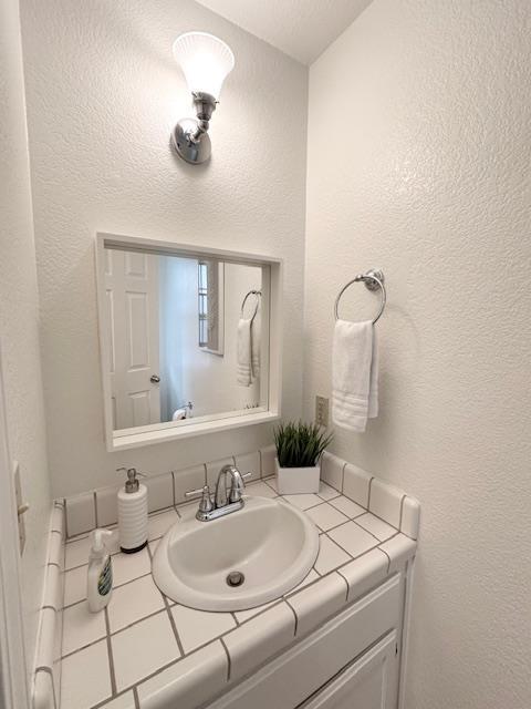 8 Arch Street, Redwood City CA: https://media.crmls.org/mediaz/e0bddcff-7ccb-4da8-959b-0cdfc026696d.jpg