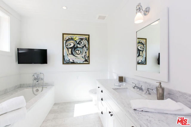 23812 Malibu Road, Malibu CA: https://media.crmls.org/mediaz/e0be0485-6cda-48eb-a493-99eca2cb418f.jpg