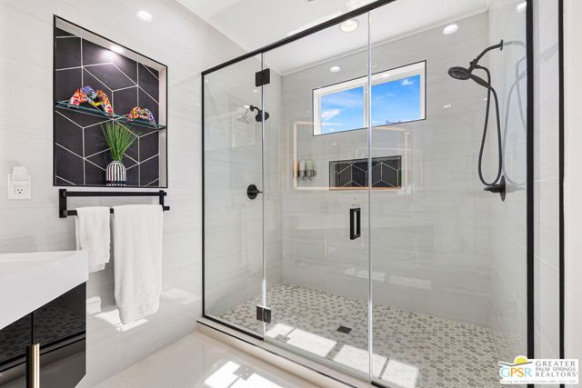 2461 N Junipero Avenue, Palm Springs, CA 92262