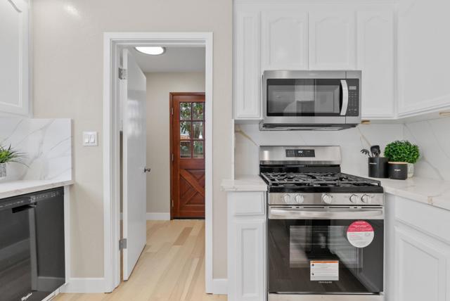 1420 Pinehurst Drive, San Jose CA: https://media.crmls.org/mediaz/e0bf56aa-5fbf-44b3-bf03-0075be3ceb92.jpg