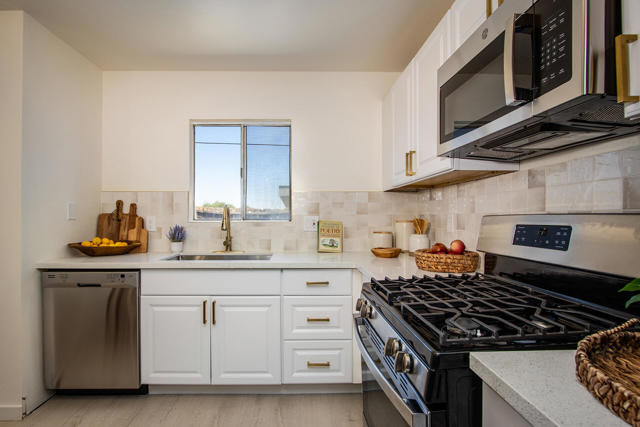7382 Olympic Road, Joshua Tree CA: https://media.crmls.org/mediaz/e0bf5b23-094f-4f4f-9758-876e38d8dd6b.jpg