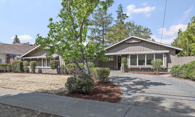 674 Campbell Avenue, Los Altos CA: https://media.crmls.org/mediaz/e0c0c664-e00b-4559-aa9c-707e69f3c4fa.jpg