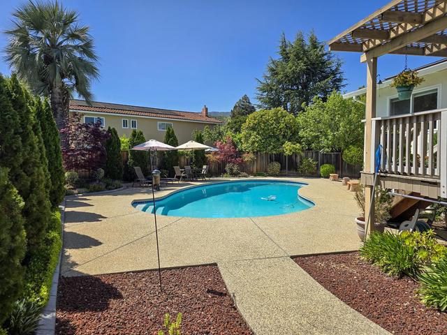 6128 Corte De La Reina, San Jose CA: https://media.crmls.org/mediaz/e0c0d076-e45d-463e-a4a4-40656efa591a.jpg