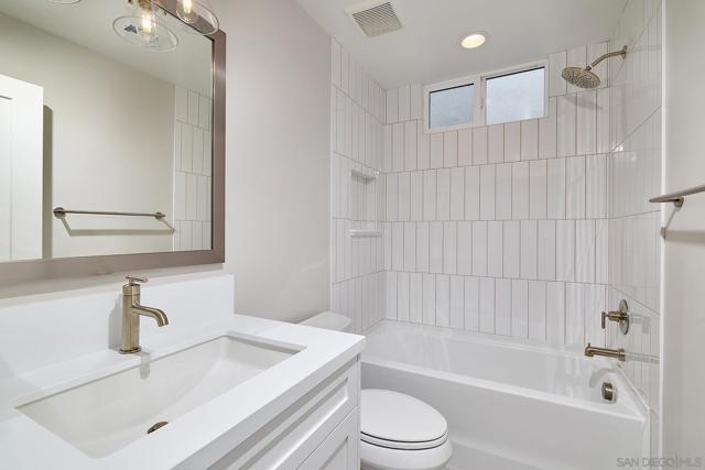 563 N Vulcan Ave, Encinitas CA: https://media.crmls.org/mediaz/e0c0fe65-f3ed-4fd0-9ee3-0b2a3b5fc9b5.jpg