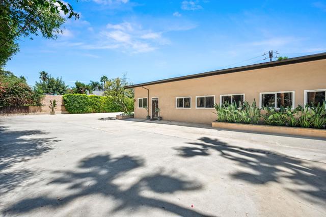 5905 Old Wheeler Road, La Verne CA: https://media.crmls.org/mediaz/e0c1d4f8-b882-4072-ae3d-b12e987a6230.jpg