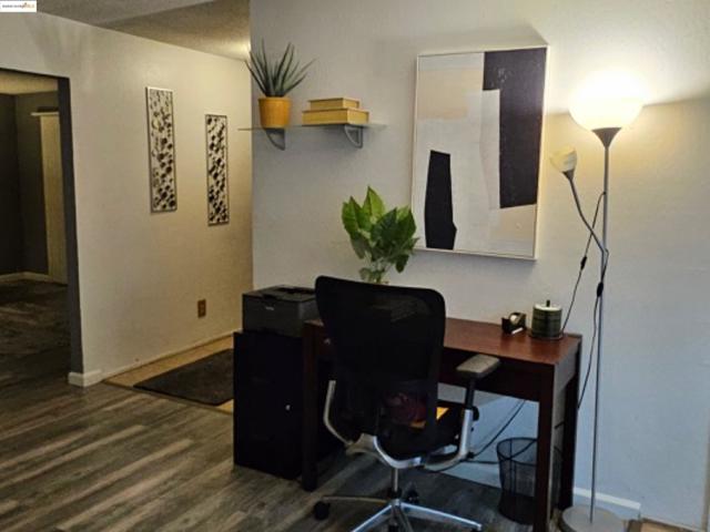 4500 Bell Ct, Richmond CA: https://media.crmls.org/mediaz/e0c22073-11ae-42ba-bbb3-d29e12158c55.jpg