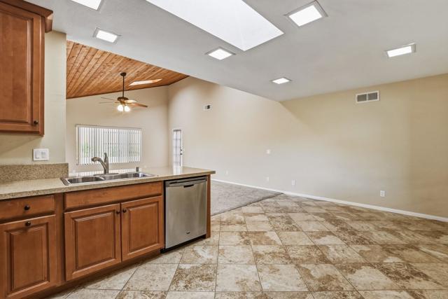 Detail Gallery Image 17 of 35 For 10261 Kaiser Pl, San Diego,  CA 92126 - 3 Beds | 2 Baths