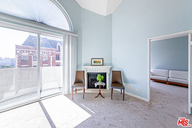 620 S Gramercy Place, Los Angeles CA: https://media.crmls.org/mediaz/e0c3a67f-e2d1-4ad2-9449-69ab5a90eea7.jpg
