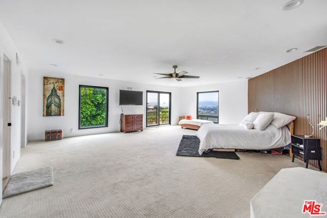 4223 Don Carlos Drive, Los Angeles CA: https://media.crmls.org/mediaz/e0c46f1c-cfa9-4e9e-bd50-e371891fb052.jpg