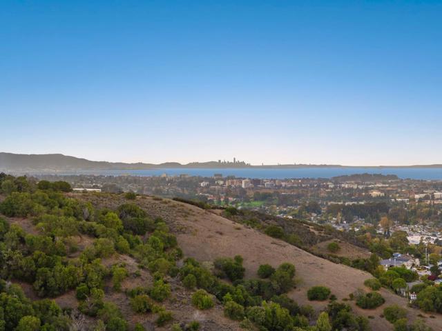 2937 San Juan Boulevard, Belmont CA: https://media.crmls.org/mediaz/e0c4947d-10ce-42c8-8f3a-d1b9e85e80fb.jpg