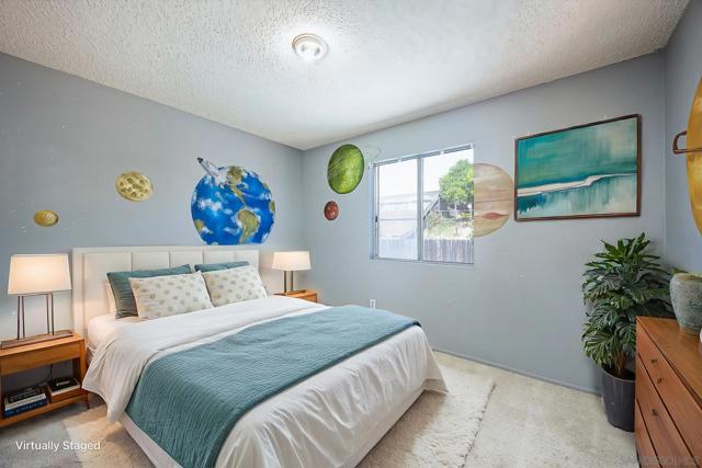 10129 E Glendon Cir, Santee CA: https://media.crmls.org/mediaz/e0c52966-55df-44f4-b5c1-18d62a11e0e4.jpg