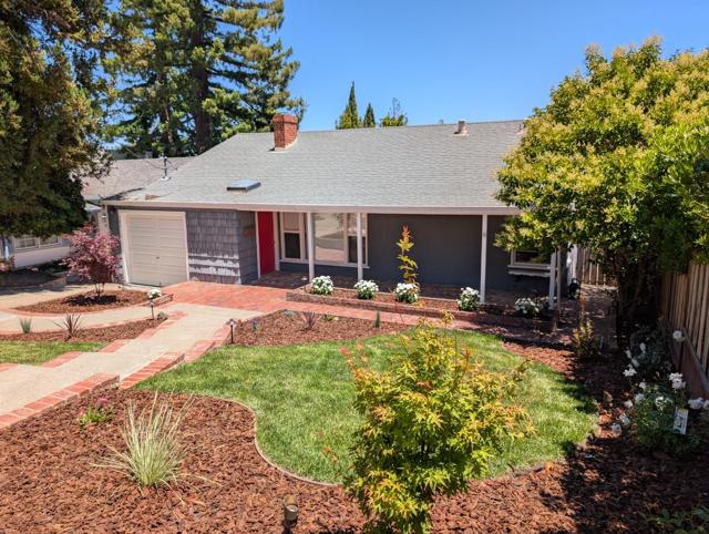 141 Beverly Drive, San Carlos CA: https://media.crmls.org/mediaz/e0c59350-900d-4264-8ead-c47a21f33158.jpg