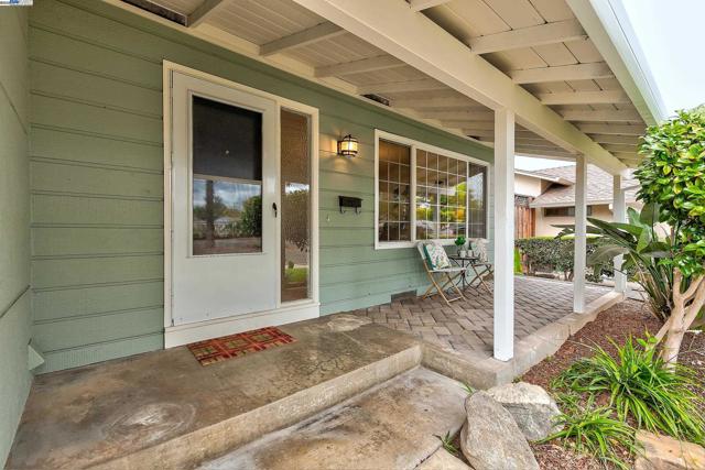 40803 Blacow Rd, Fremont CA: https://media.crmls.org/mediaz/e0c5f148-f33e-40d7-a5d2-e6d1594004c9.jpg