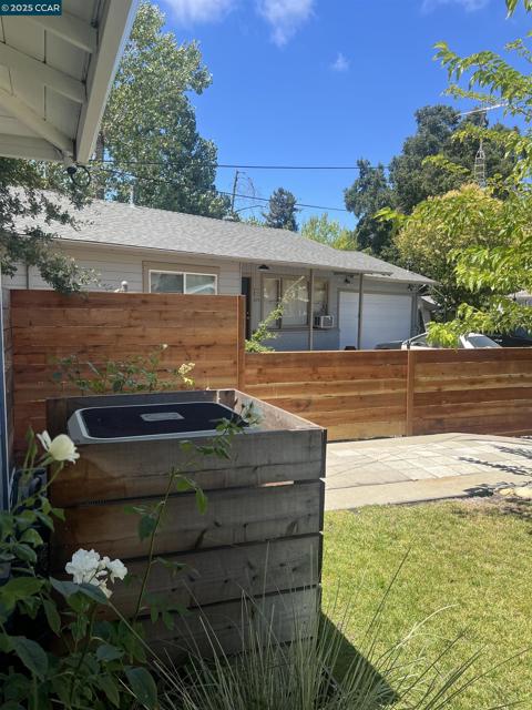 225 Babette Ct, Pleasant Hill CA: https://media.crmls.org/mediaz/e0c61c88-3b97-44db-87da-cfdc58efa0ee.jpg