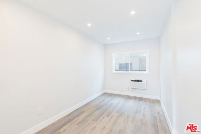 3872 Bentley Avenue, Culver City CA: https://media.crmls.org/mediaz/e0c69f5b-a981-4d68-86d1-92a5df11cb00.jpg