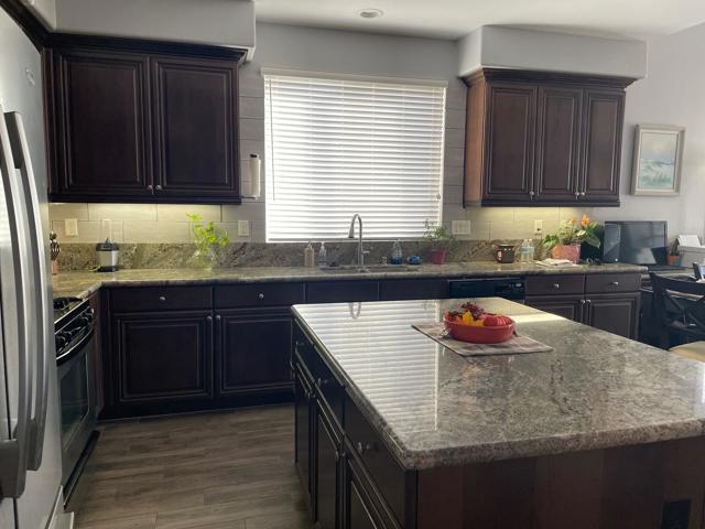 79879 Coatbridge Court, Indio CA: https://media.crmls.org/mediaz/e0c6b3a4-408e-46e1-9ff5-e2c107aa930b.jpg