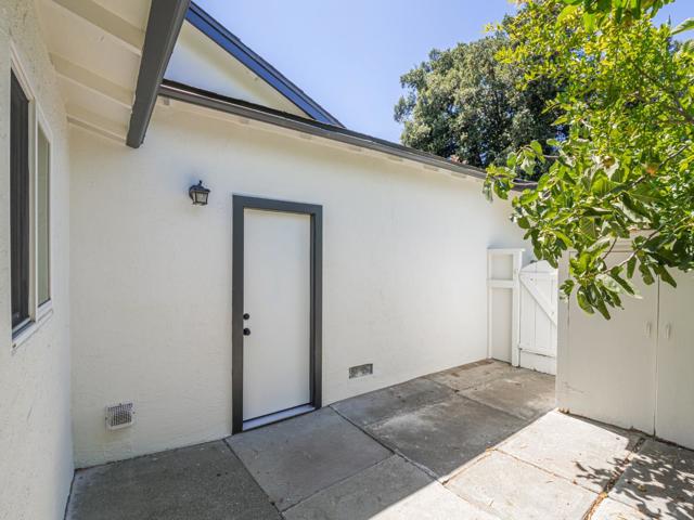 6055 Larchmont Court, San Jose CA: https://media.crmls.org/mediaz/e0c6fa1c-96f0-44e0-a07f-f188bc382395.jpg
