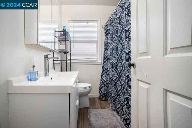 Image 17 of 37 For 637 43rd Street