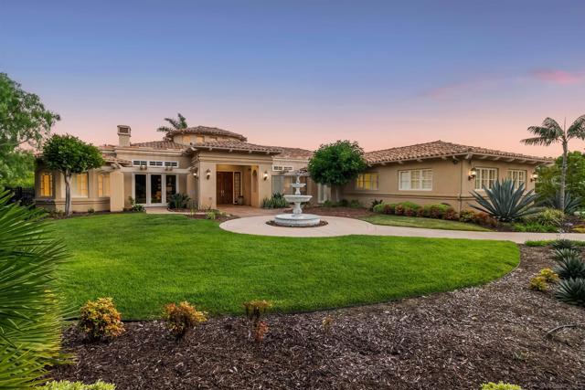 4695 Rancho Verde Trl, San Diego CA: https://media.crmls.org/mediaz/e0c73def-cc20-4d92-8c58-d0d8eb3276fa.jpg