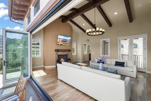 21 Bigleaf Road, Orinda CA: https://media.crmls.org/mediaz/e0c83d99-51f1-486d-a5f9-1e03a47cbaec.jpg