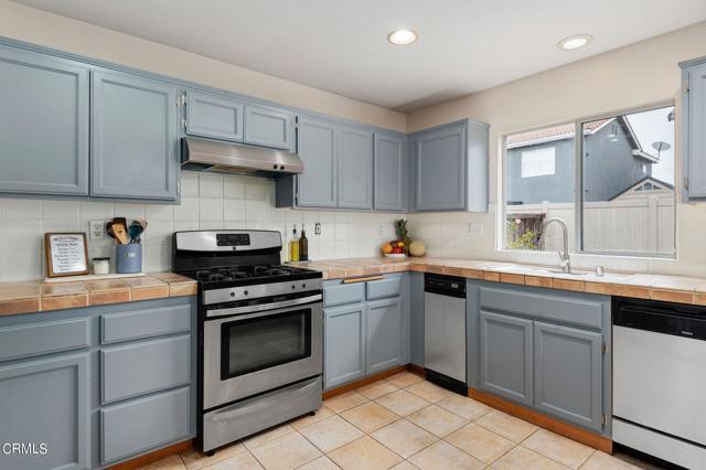 12-web-or-mls-12 - Kitchen