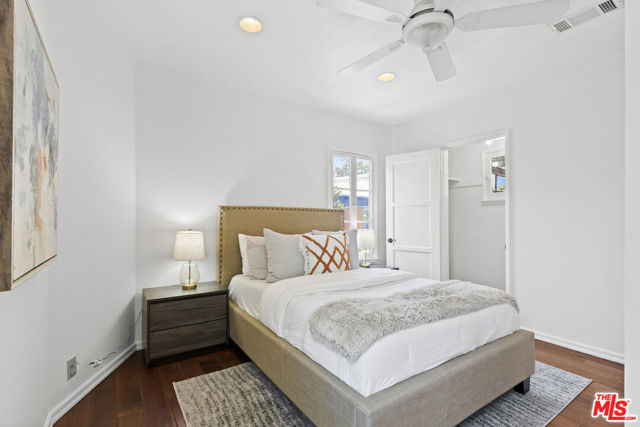 1335 S Sierra Bonita Avenue, Los Angeles CA: https://media.crmls.org/mediaz/e0c88f19-9b04-497d-83b2-cf060f8b5113.jpg