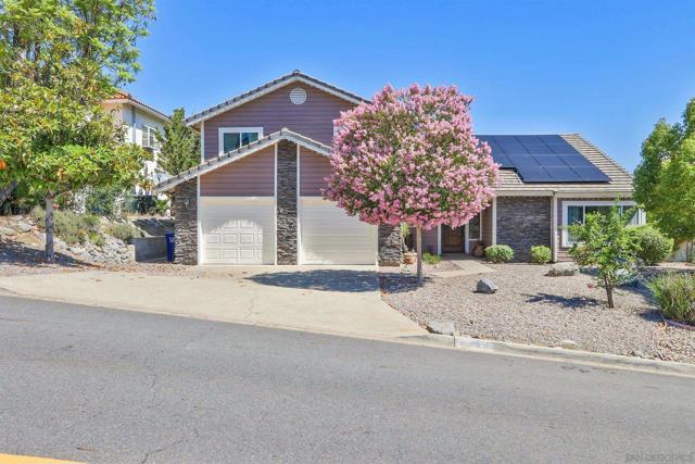 15549 Vista Vicente Dr, Ramona CA: https://media.crmls.org/mediaz/e0c8f10e-743c-4243-91b6-7012b9ef66db.jpg