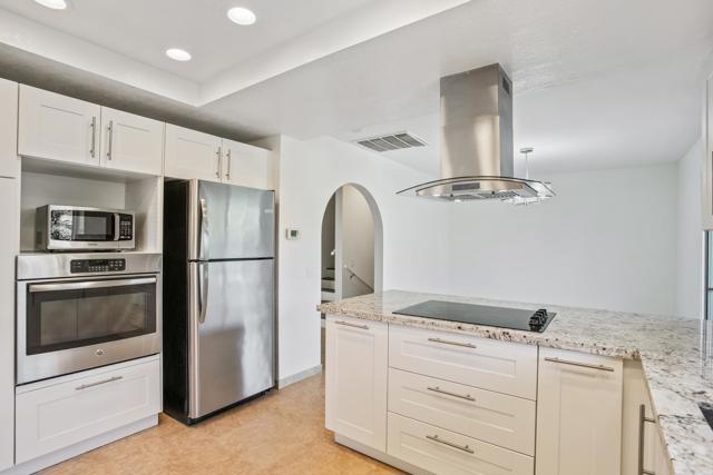 Detail Gallery Image 17 of 48 For 11000 Meadow Glen Way East, Escondido,  CA 92026 - 3 Beds | 2/1 Baths