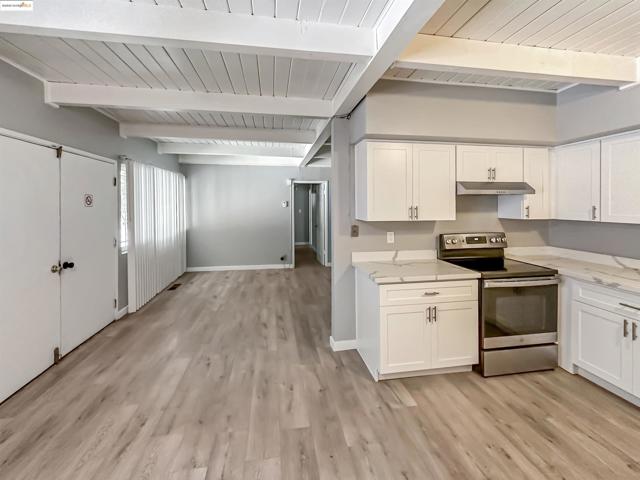 Image 3 of 15 For 9326 Bancroft Ave