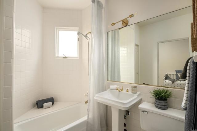 Detail Gallery Image 33 of 47 For 654 Bonair Pl, La Jolla,  CA 92037 - 5 Beds | 4 Baths