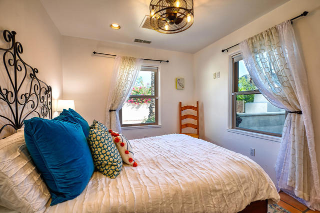 Bedroom102L
