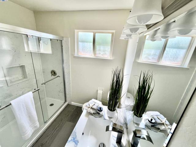 25696 Lander Ave, Hayward CA: https://media.crmls.org/mediaz/e0c9f0f3-8563-47b4-bab1-1b873d5b3353.jpg