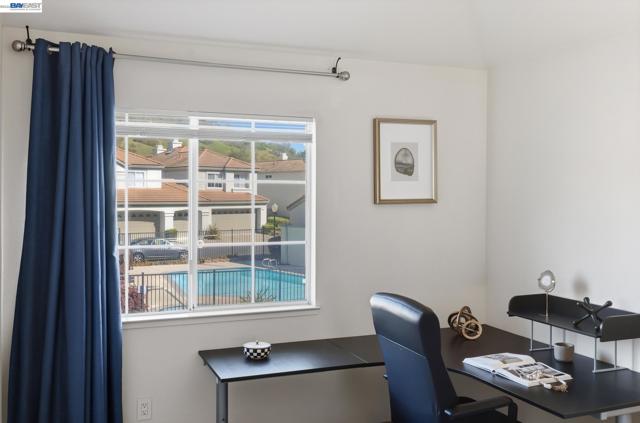 906 Vista Pointe Dr, San Ramon CA: https://media.crmls.org/mediaz/e0ca264c-85a0-4ce3-8241-dd33425a2185.jpg