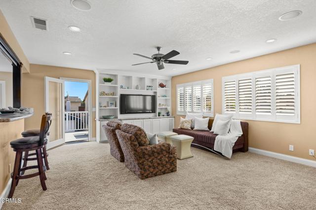 Family room toward back deck