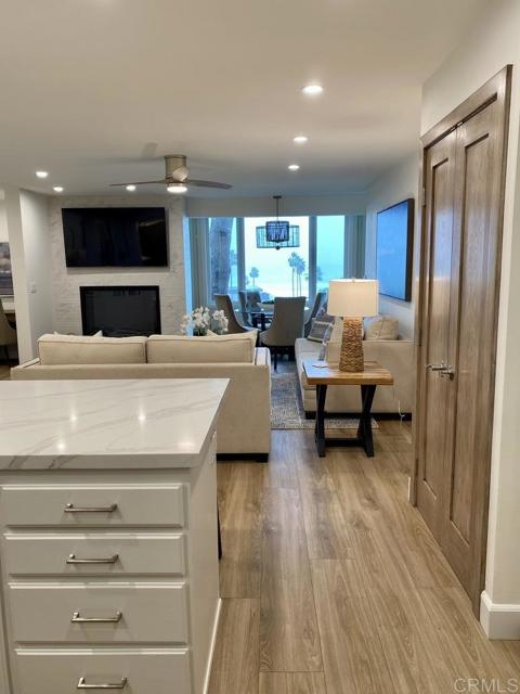 1562 Camino Del Mar, Del Mar CA: https://media.crmls.org/mediaz/e0ca6e20-71f9-4a71-804c-b7da5648dd57.jpg