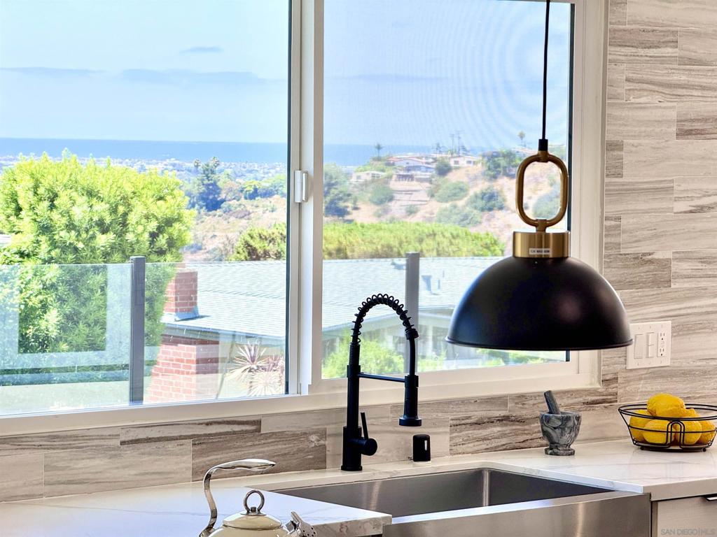 MLS #250034460SD img 17