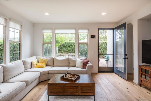 5621 Shasta Daisy Trl, San Diego CA: https://media.crmls.org/mediaz/e0cb24db-d04e-4eab-90fc-f74f7a236379.jpg