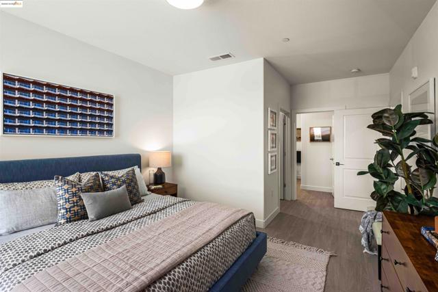 500 Somi Ct, Hayward CA: https://media.crmls.org/mediaz/e0cb7868-a0c4-4bf9-9b7e-8643ebed0572.jpg