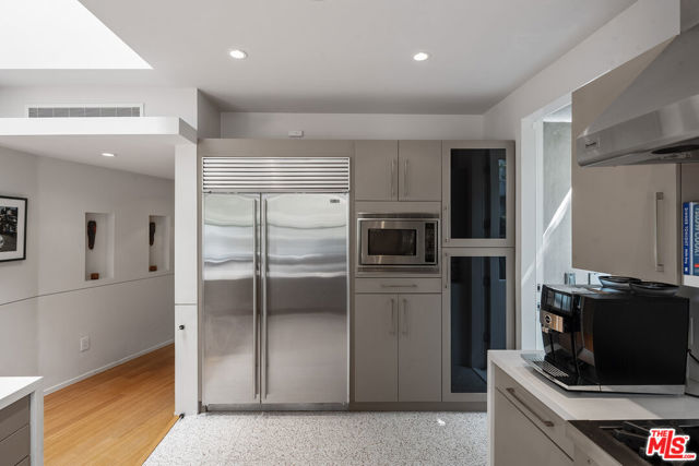 8735 Dorrington Avenue, West Hollywood CA: https://media.crmls.org/mediaz/e0cb9f07-f621-45bc-a9ee-58661d6589ab.jpg