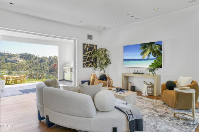 Drew Fenton | 1116 Linda Flora Drive Los Angeles CA | MLS: 7188089