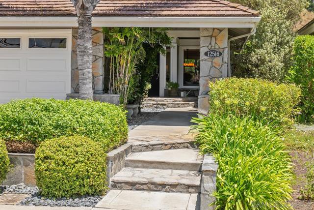 12516 Rougemont Pl, San Diego CA: https://media.crmls.org/mediaz/e0cc436d-555b-401a-a2c8-e535d5dd4711.jpg